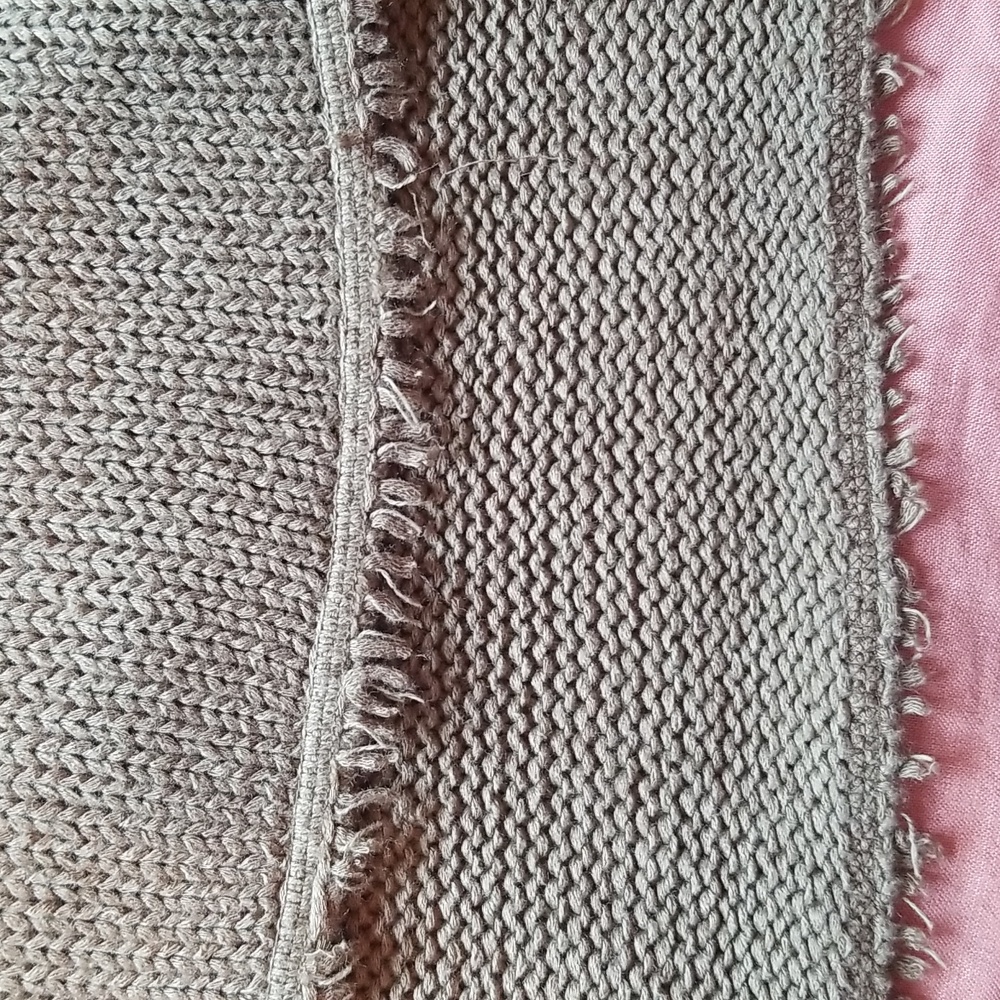 Pullover V-Neck Sweater - Picture 4 of 11